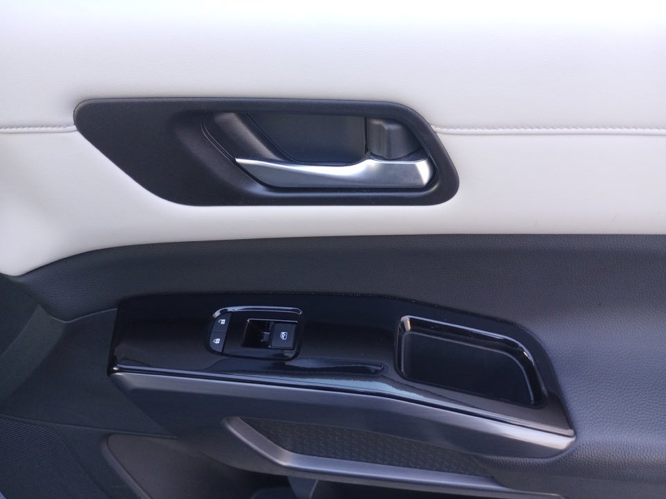 2022 Nissan Pathfinder SL 2WD