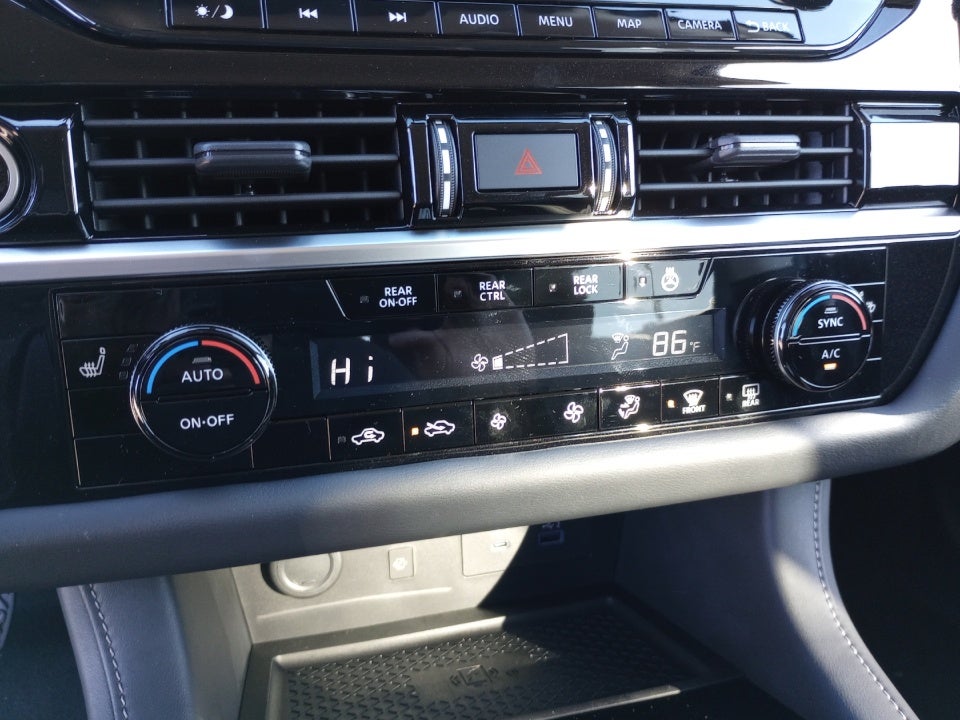 2023 Nissan Pathfinder SL 4WD