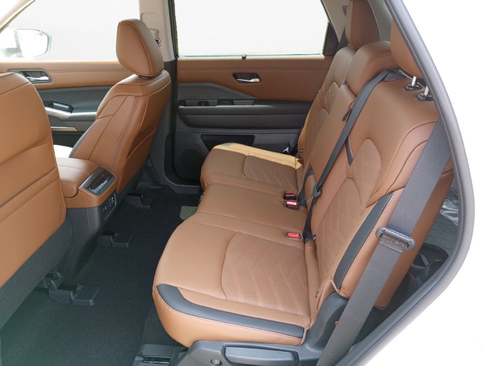 2023 Nissan Pathfinder Platinum 4WD