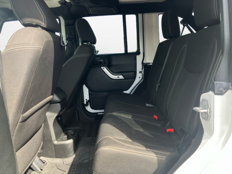 2017 Jeep Wrangler Unlimited Sahara 4x4