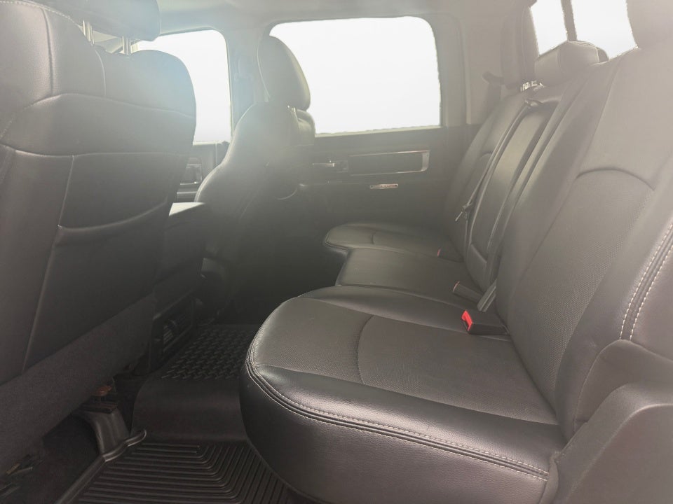 2017 RAM 3500 Laramie Crew Cab 4x4 8' Box