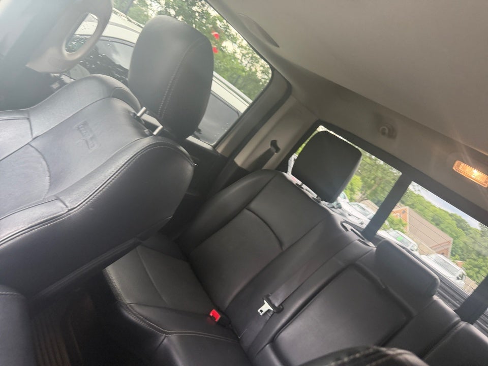 2017 RAM 3500 Laramie Crew Cab 4x4 8' Box