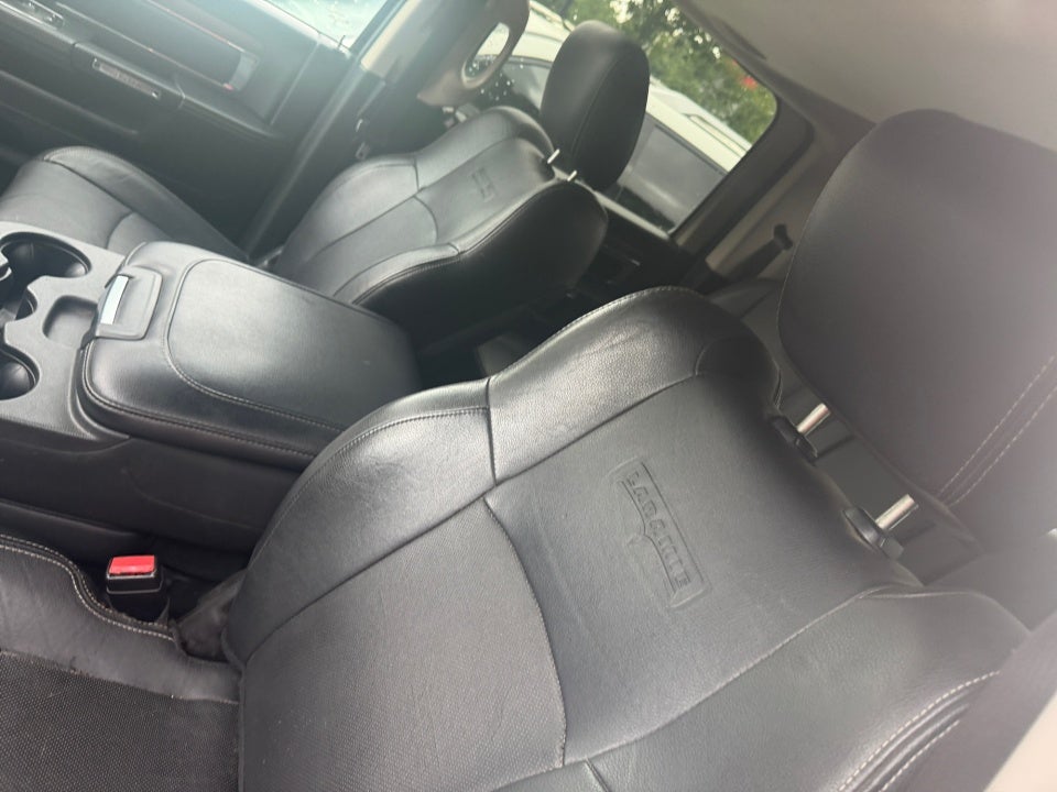 2017 RAM 3500 Laramie Crew Cab 4x4 8' Box