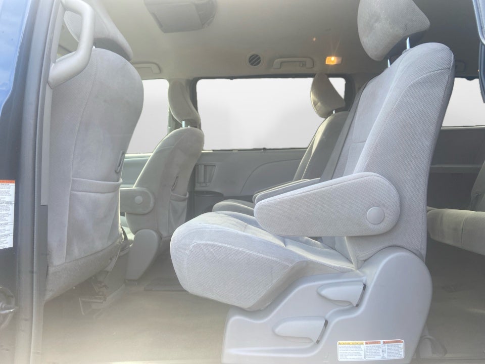 2018 Toyota Sienna LE 8 Passenger