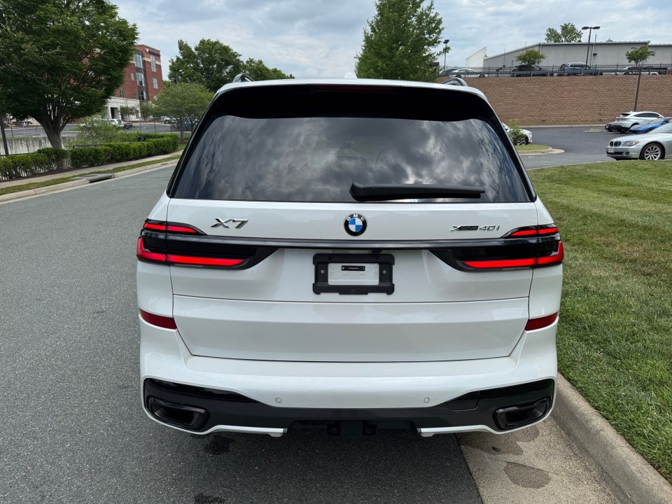 2025 BMW X7 xDrive40i