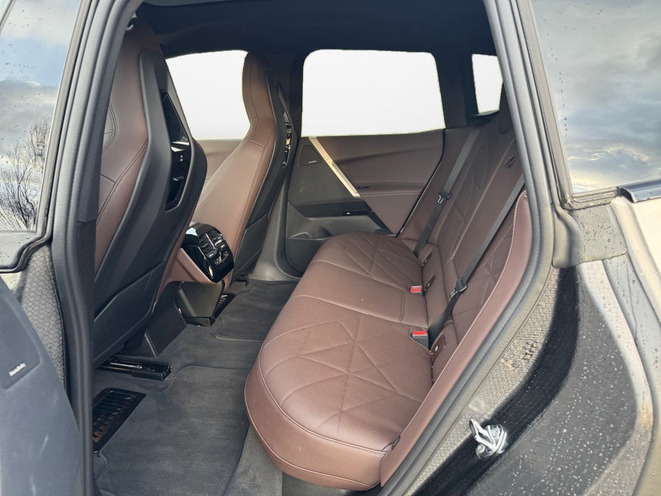 2026 BMW iX xDrive45