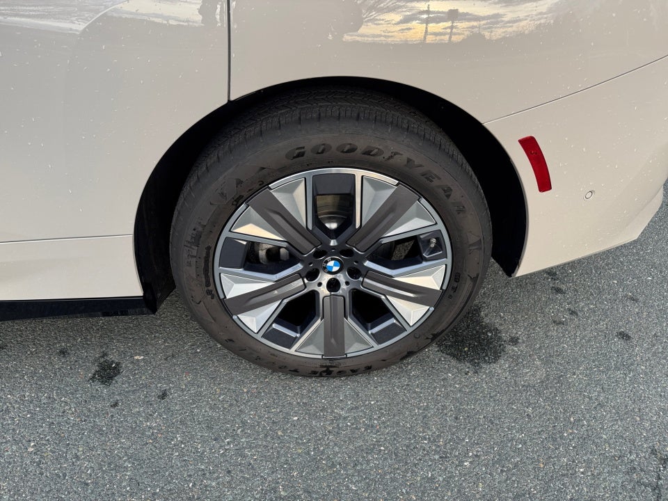 2026 BMW iX xDrive45