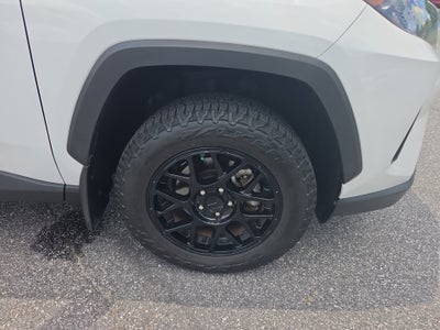 2022 Toyota RAV4 LE