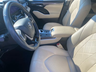 2023 Toyota Highlander Platinum
