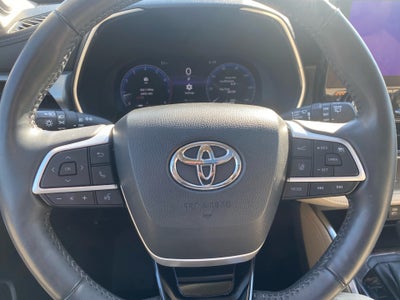 2023 Toyota Highlander Platinum