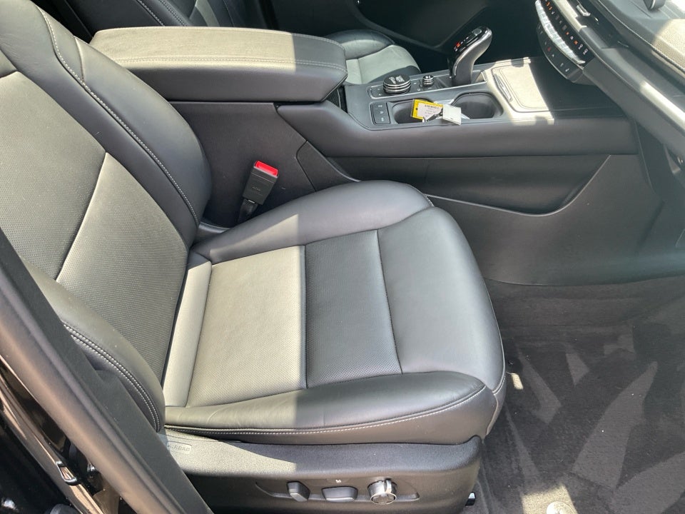 2024 Cadillac XT4 FWD Premium Luxury