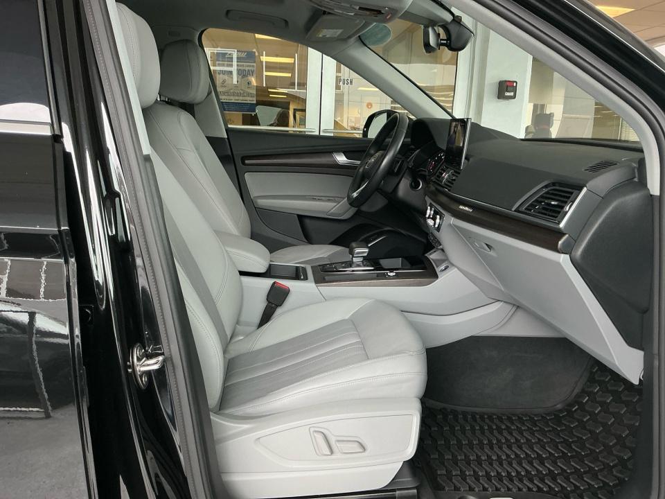 2022 Audi Q5 S line Premium