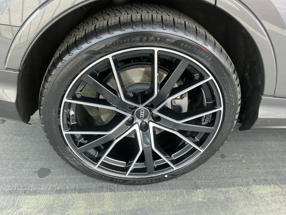 2023 Audi Q7 Prestige 55 TFSI quattro Tiptronic