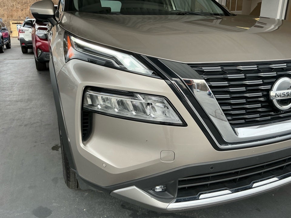 2021 Nissan Rogue Platinum FWD