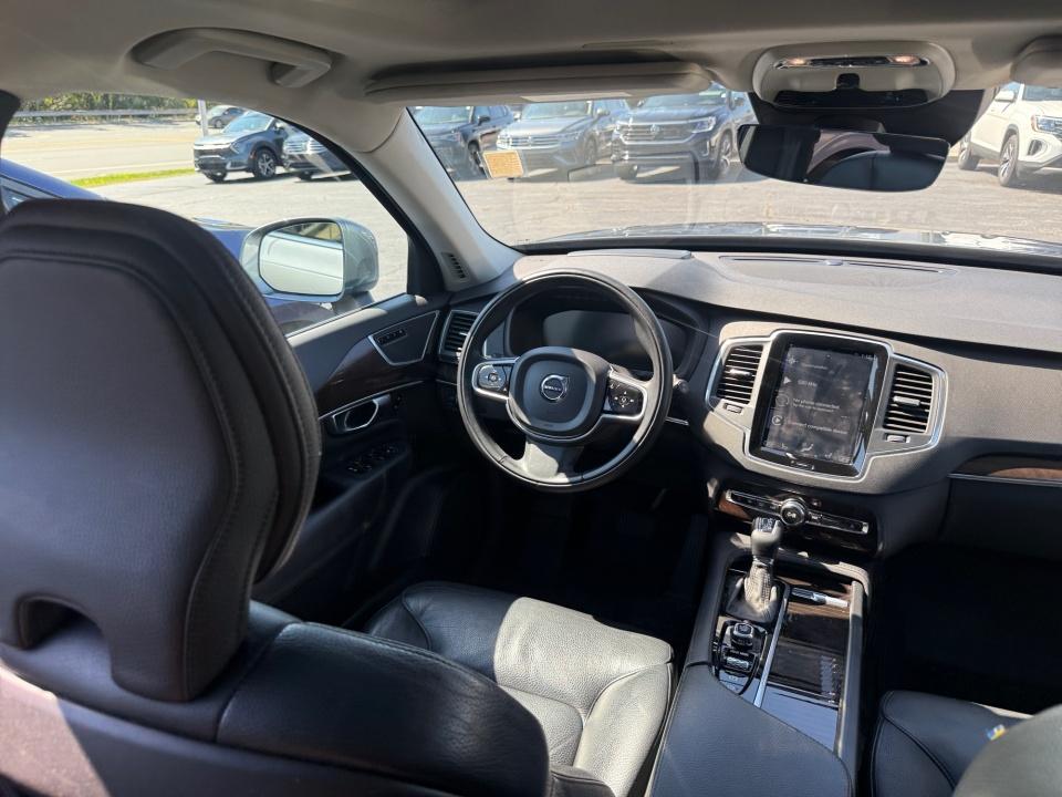 2019 Volvo XC90 Momentum