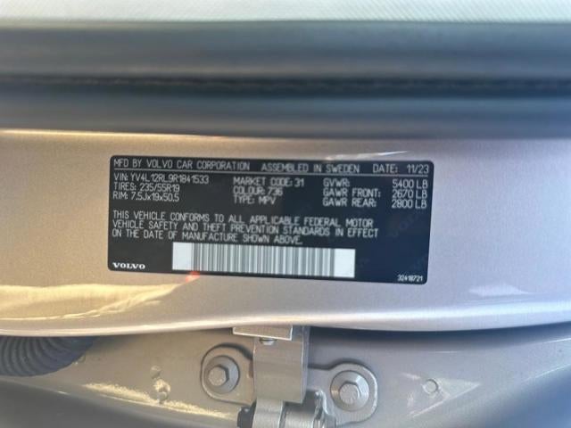 2024 Volvo XC60 Plus Dark Theme