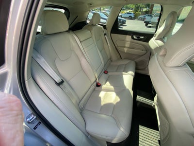2022 Volvo XC60 B5 Inscription