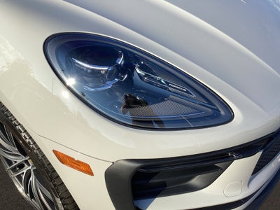 2024 Porsche Macan Base