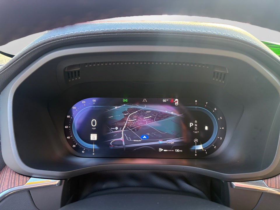 2023 Volvo XC60 B6 Ultimate Dark Theme