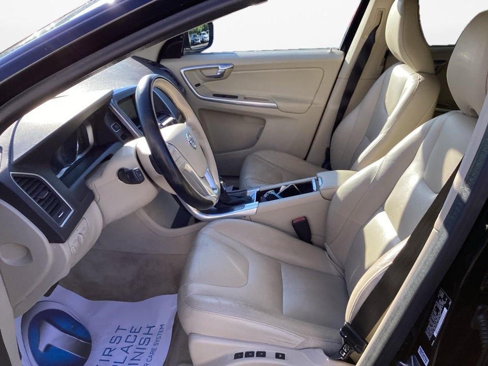 2016 Volvo XC60 T5 Premier