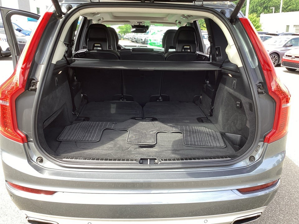 2016 Volvo XC90 T6 Momentum