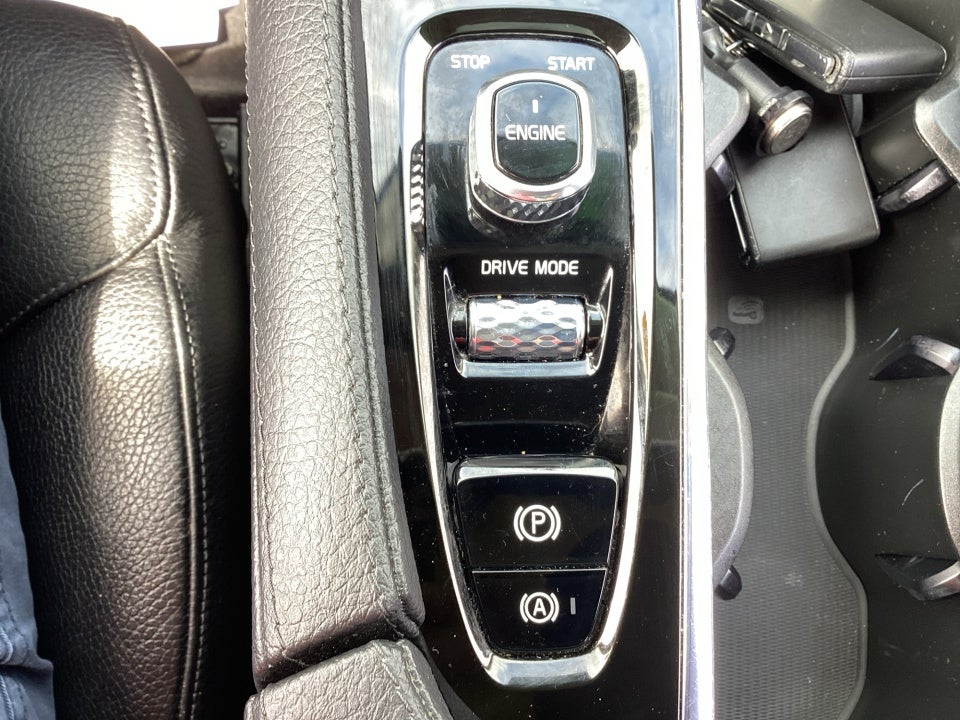 2016 Volvo XC90 T6 Momentum