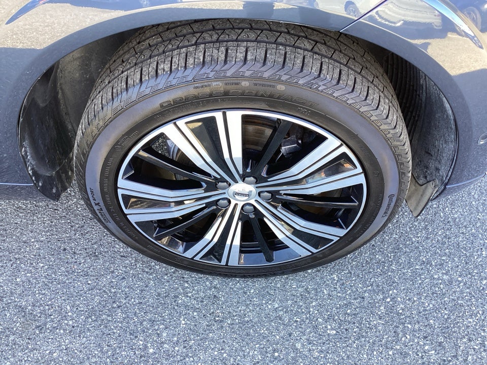 2023 Volvo XC60 B5 Plus Bright Theme