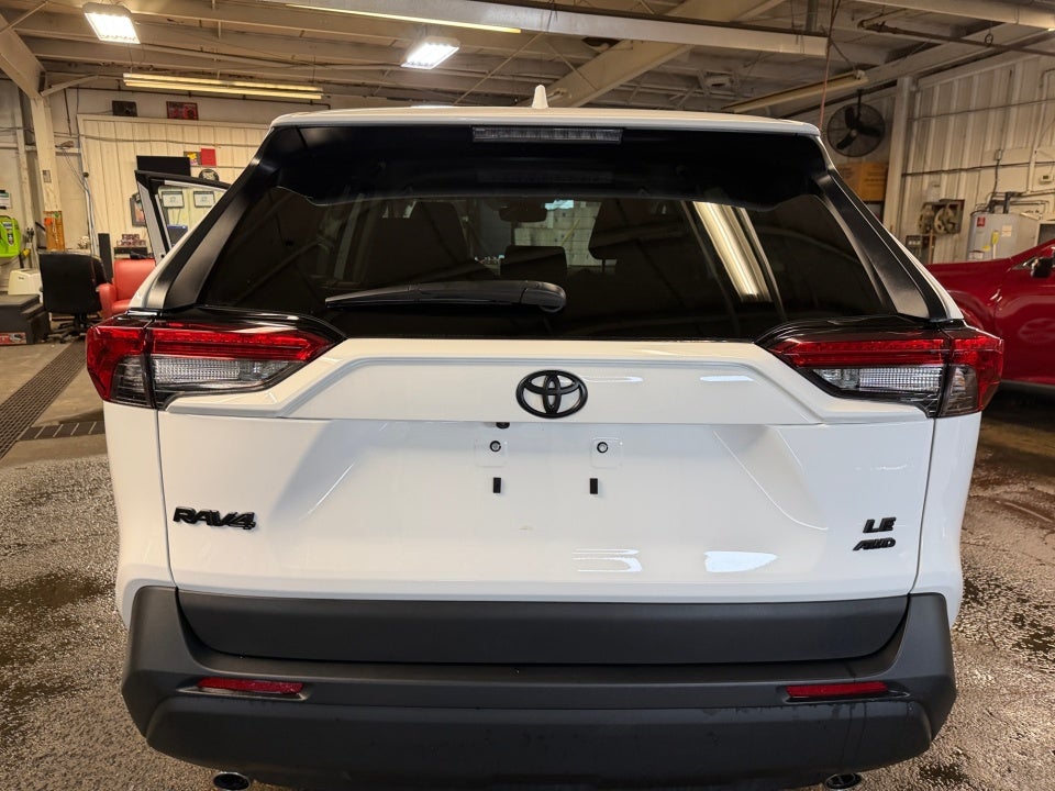 2025 Toyota RAV4 LE