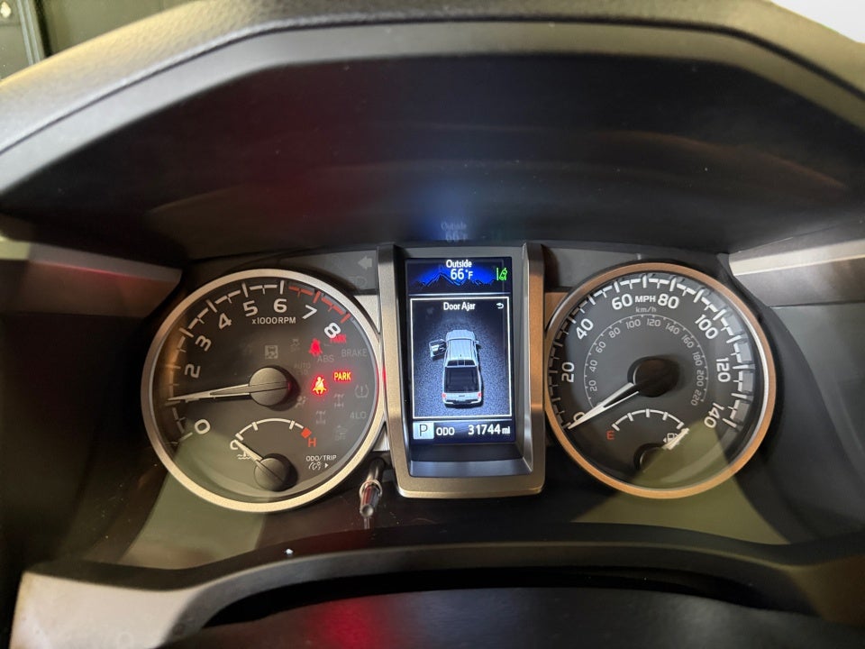 2022 Toyota Tacoma SR5 V6