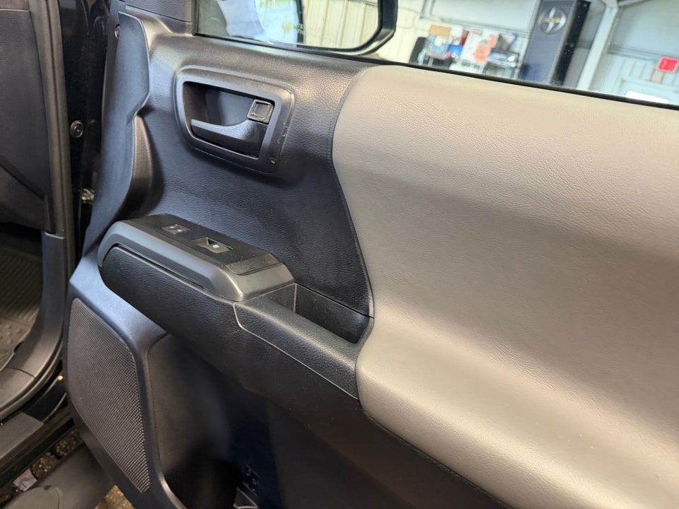2019 Toyota Tacoma SR