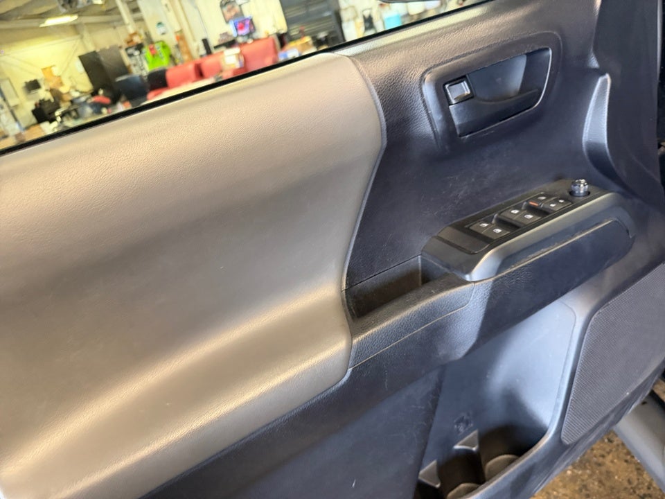 2019 Toyota Tacoma SR