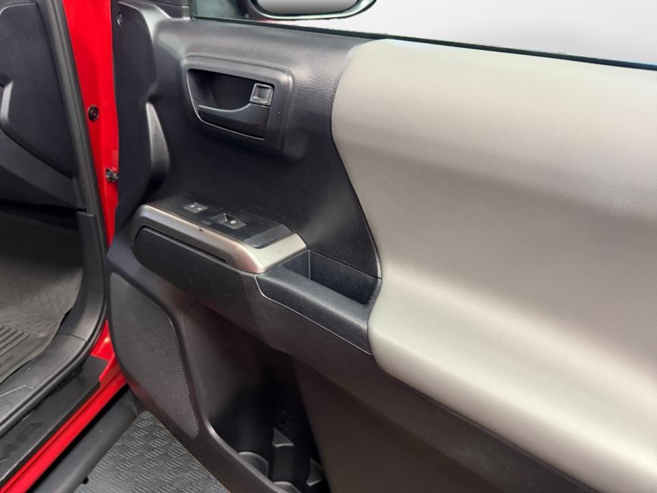 2021 Toyota TACOMA SR5 SR5
