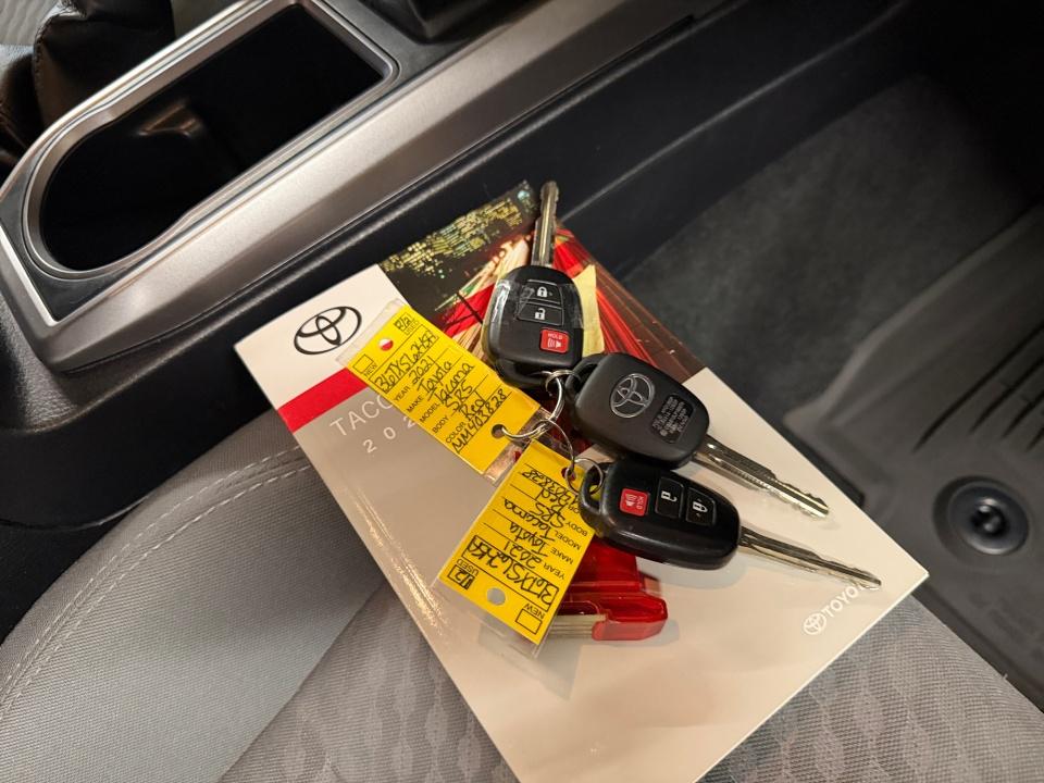 2021 Toyota TACOMA SR5 SR5