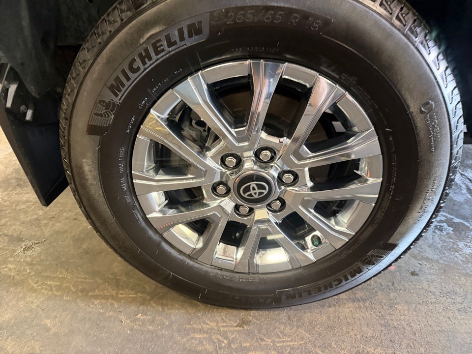 2025 Toyota Tacoma Hybrid Limited Hybrid