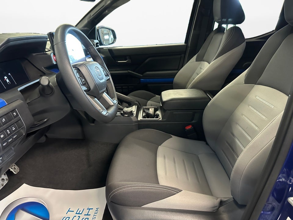 2025 Toyota Tacoma Hybrid TRD Sport