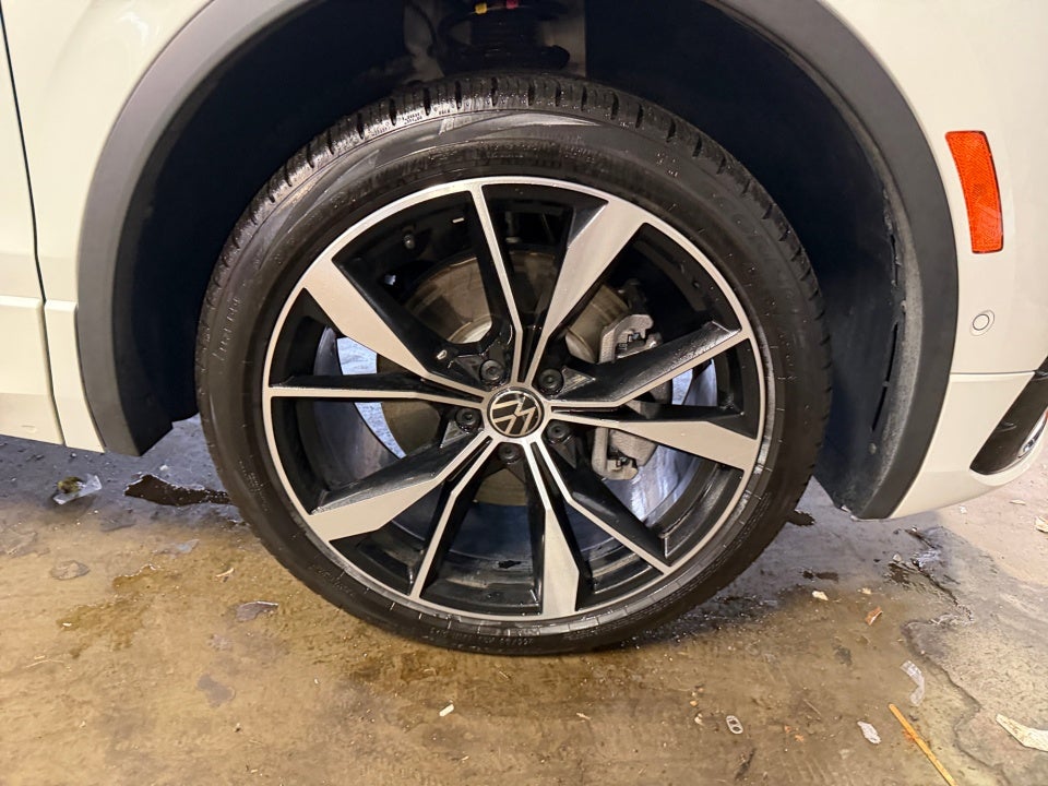 2024 Volkswagen Tiguan 2.0T SEL R-Line