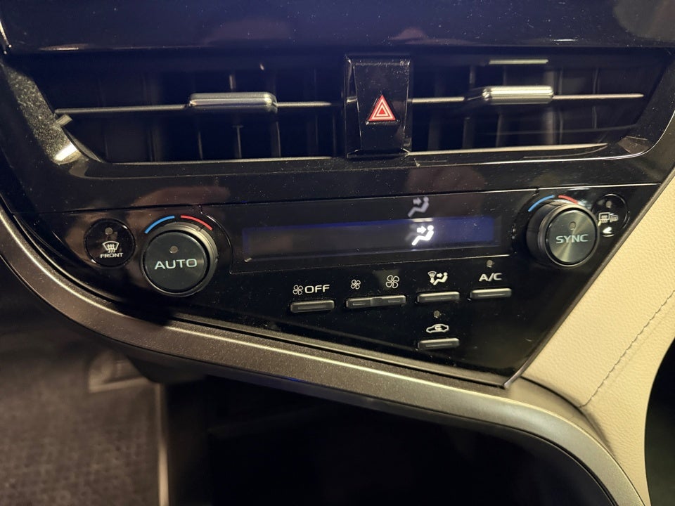 2024 Toyota Camry Hybrid SE