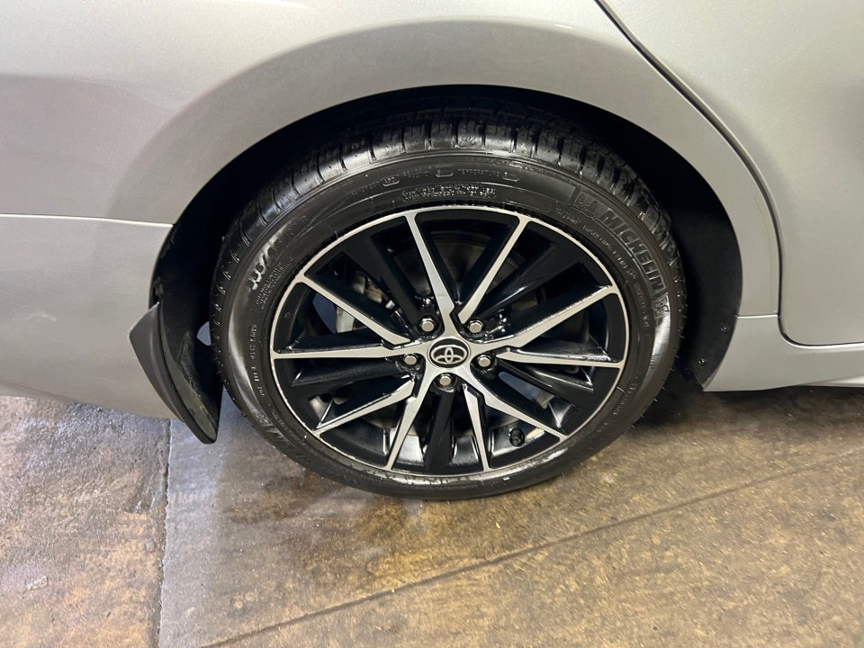 2023 Toyota Camry SE Hybrid