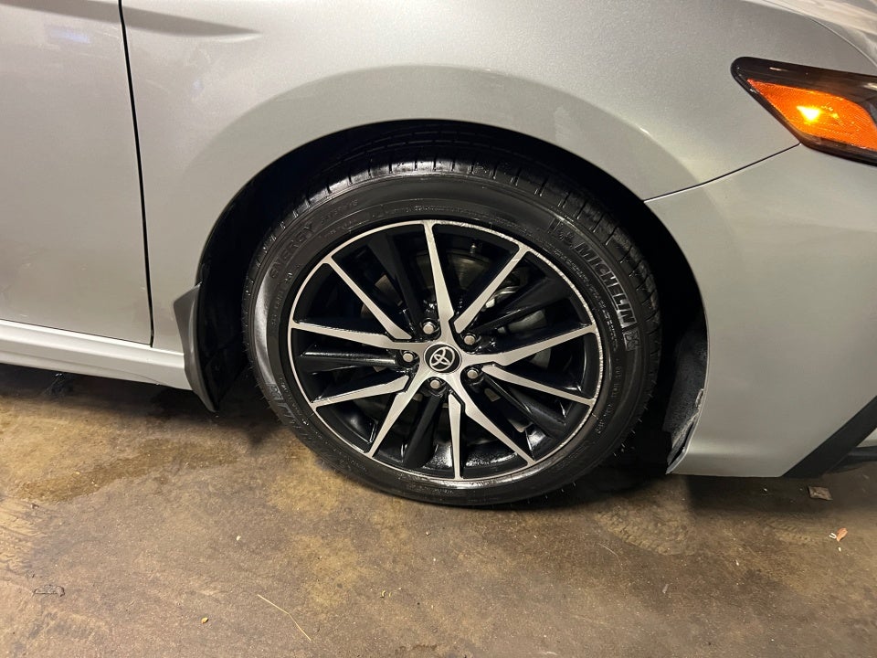 2023 Toyota Camry SE Hybrid