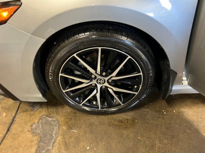 2023 Toyota Camry SE Hybrid