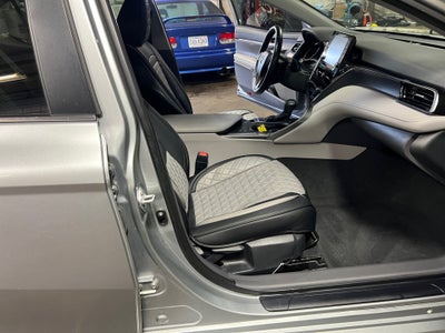 2023 Toyota Camry SE Hybrid