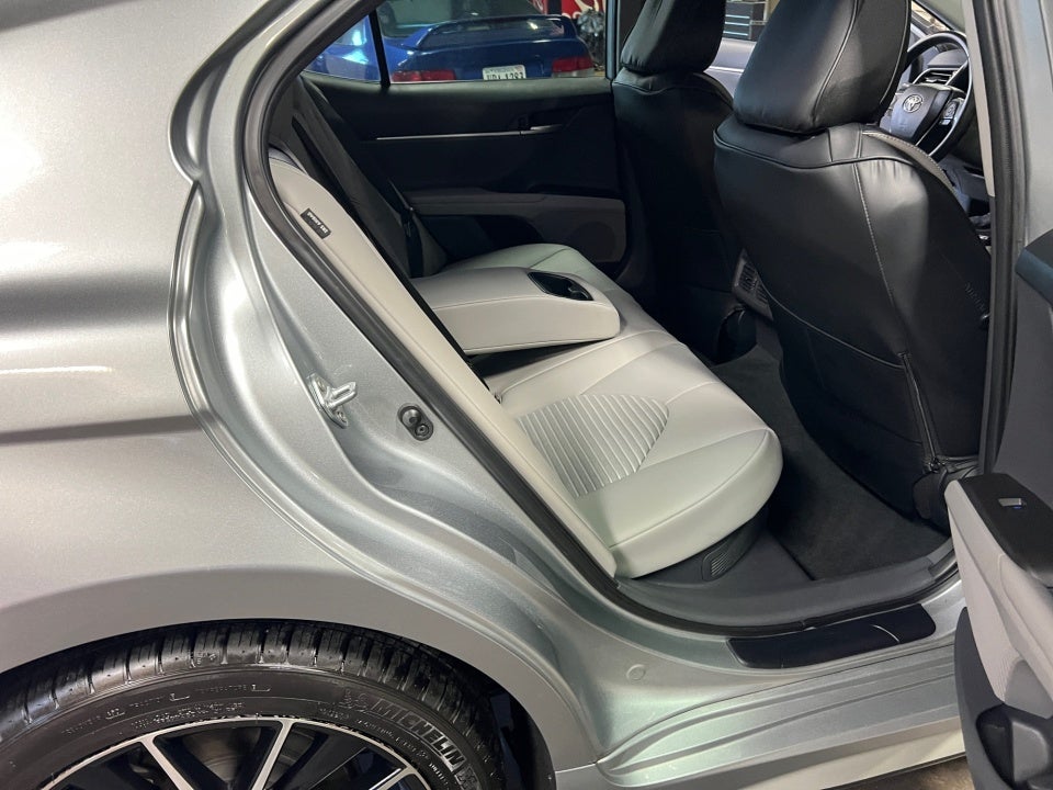 2023 Toyota Camry SE Hybrid