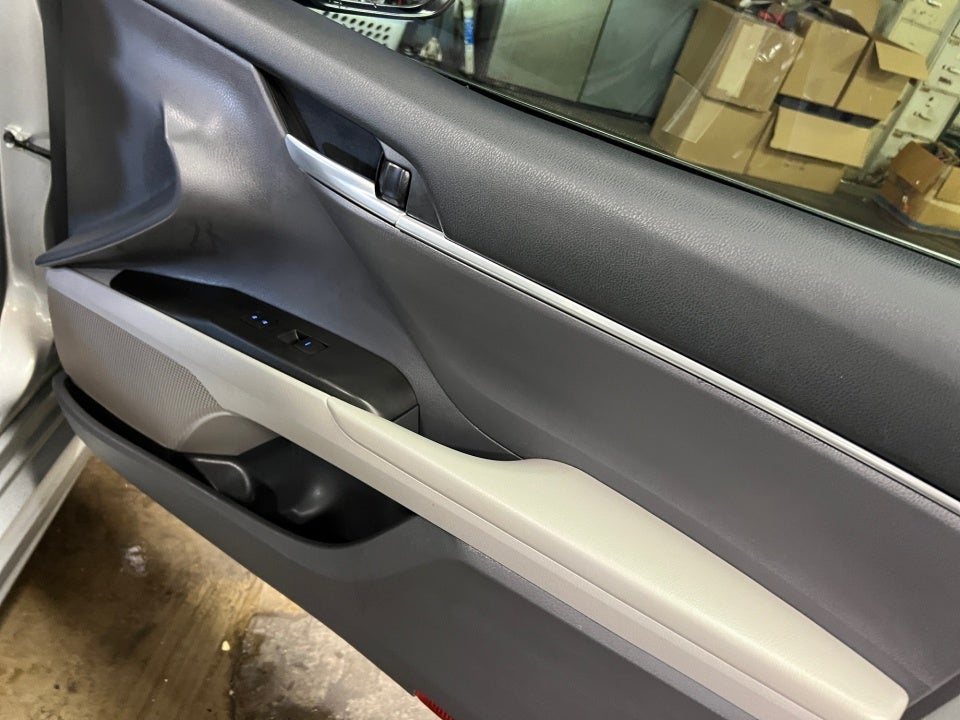 2023 Toyota Camry SE Hybrid