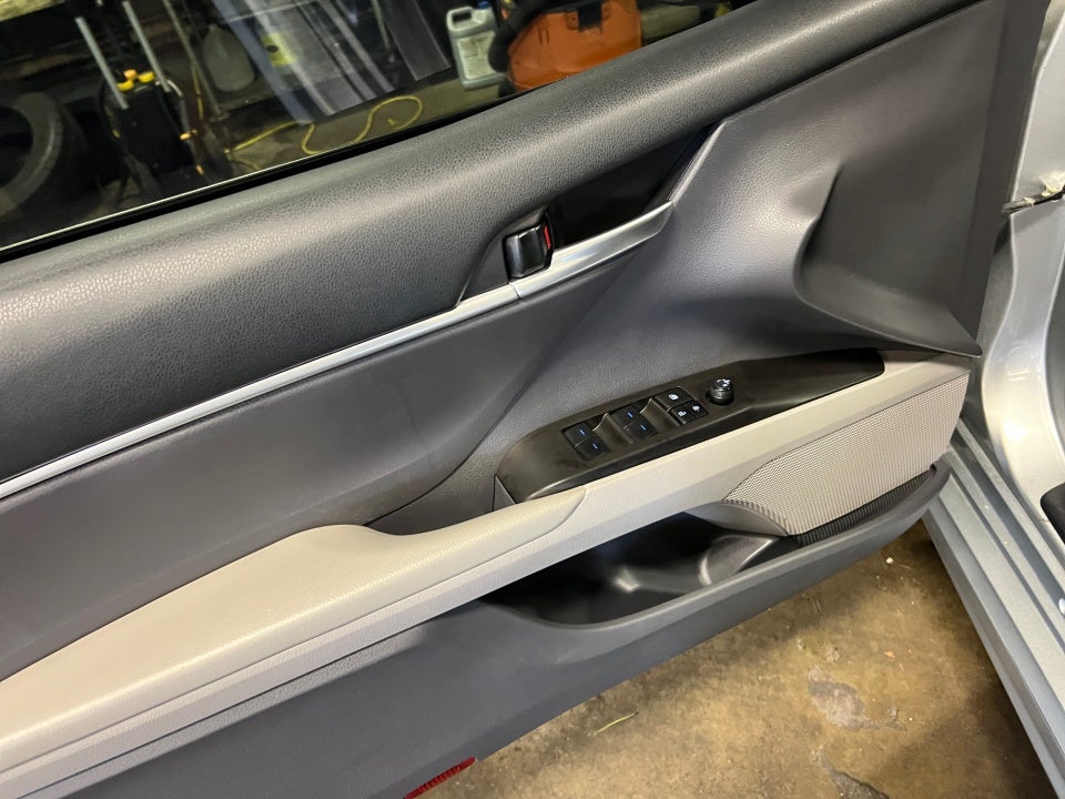 2023 Toyota Camry SE Hybrid