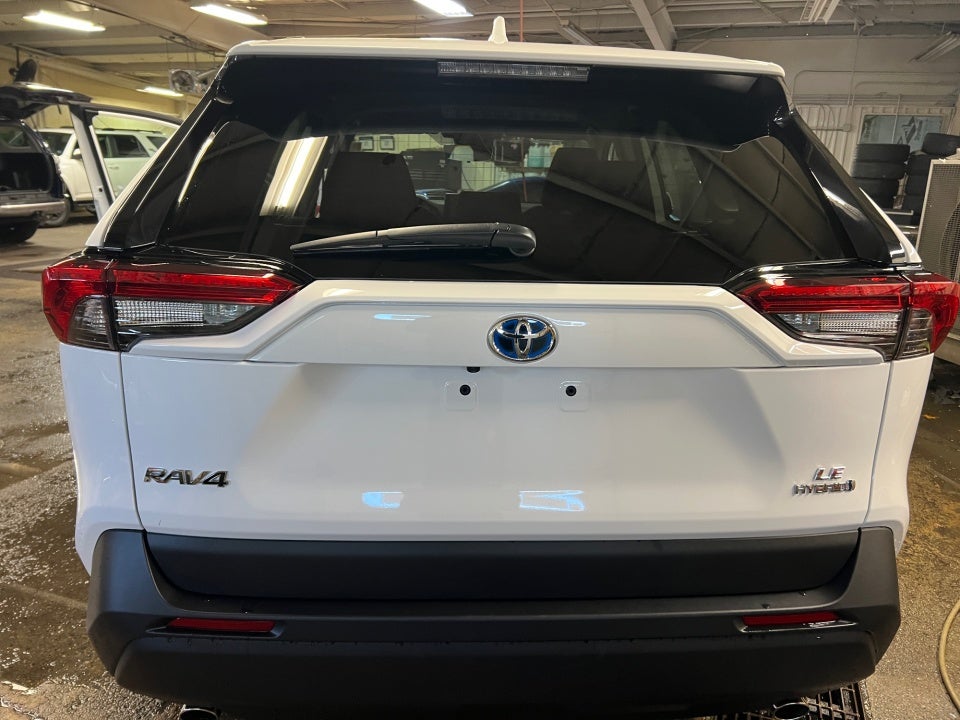 2022 Toyota RAV4 Hybrid LE