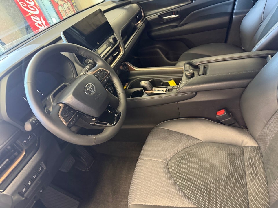 2026 Toyota Grand Highlander Hybrid MAX Platinum