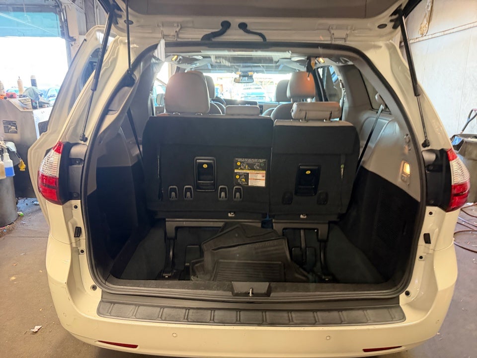 2020 Toyota Sienna Limited Premium