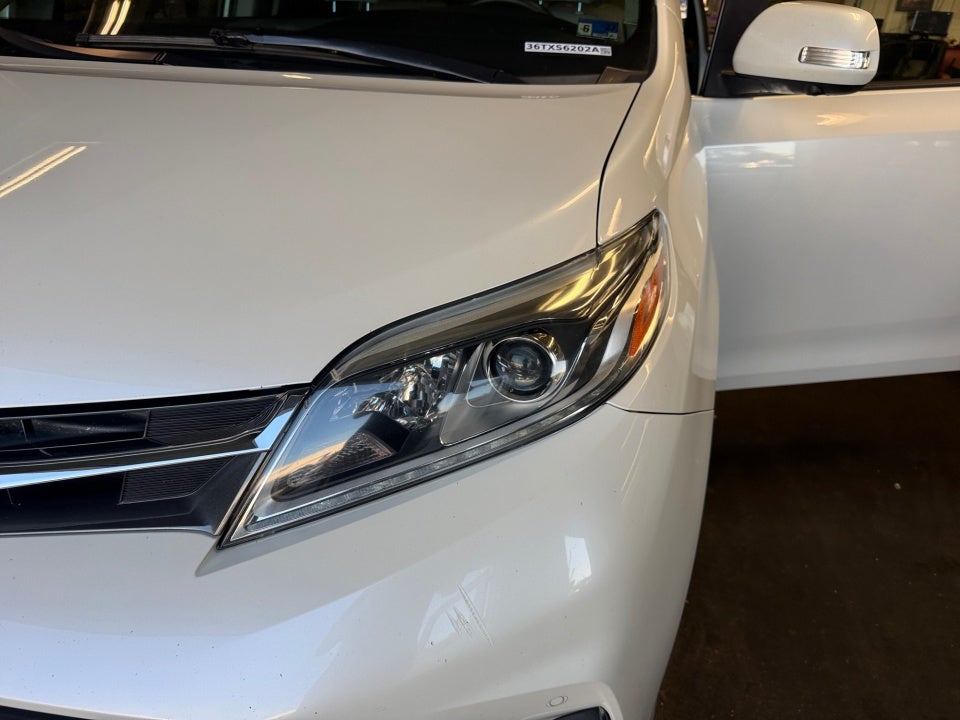 2020 Toyota Sienna Limited Premium