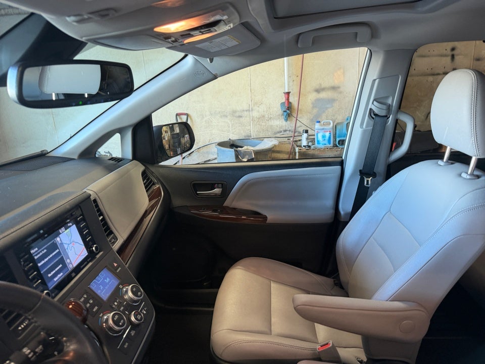 2020 Toyota Sienna Limited Premium