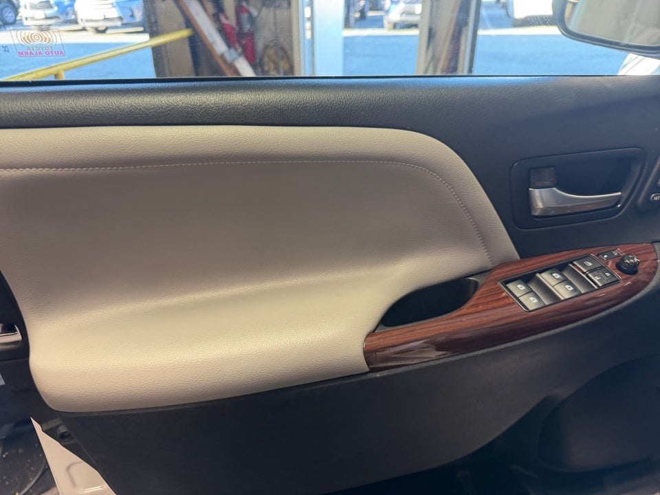 2020 Toyota Sienna Limited Premium